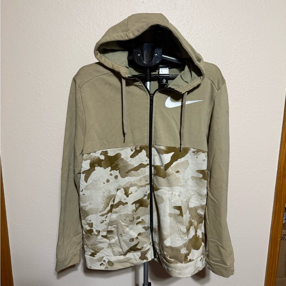 FLAWED Nike Men's Tan Camo Hoodie Jacket‎